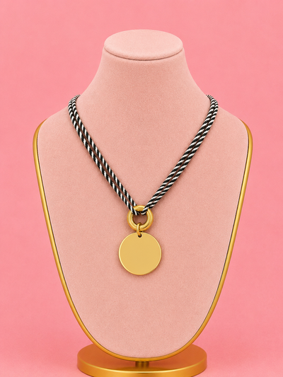 Collier gravure cordon